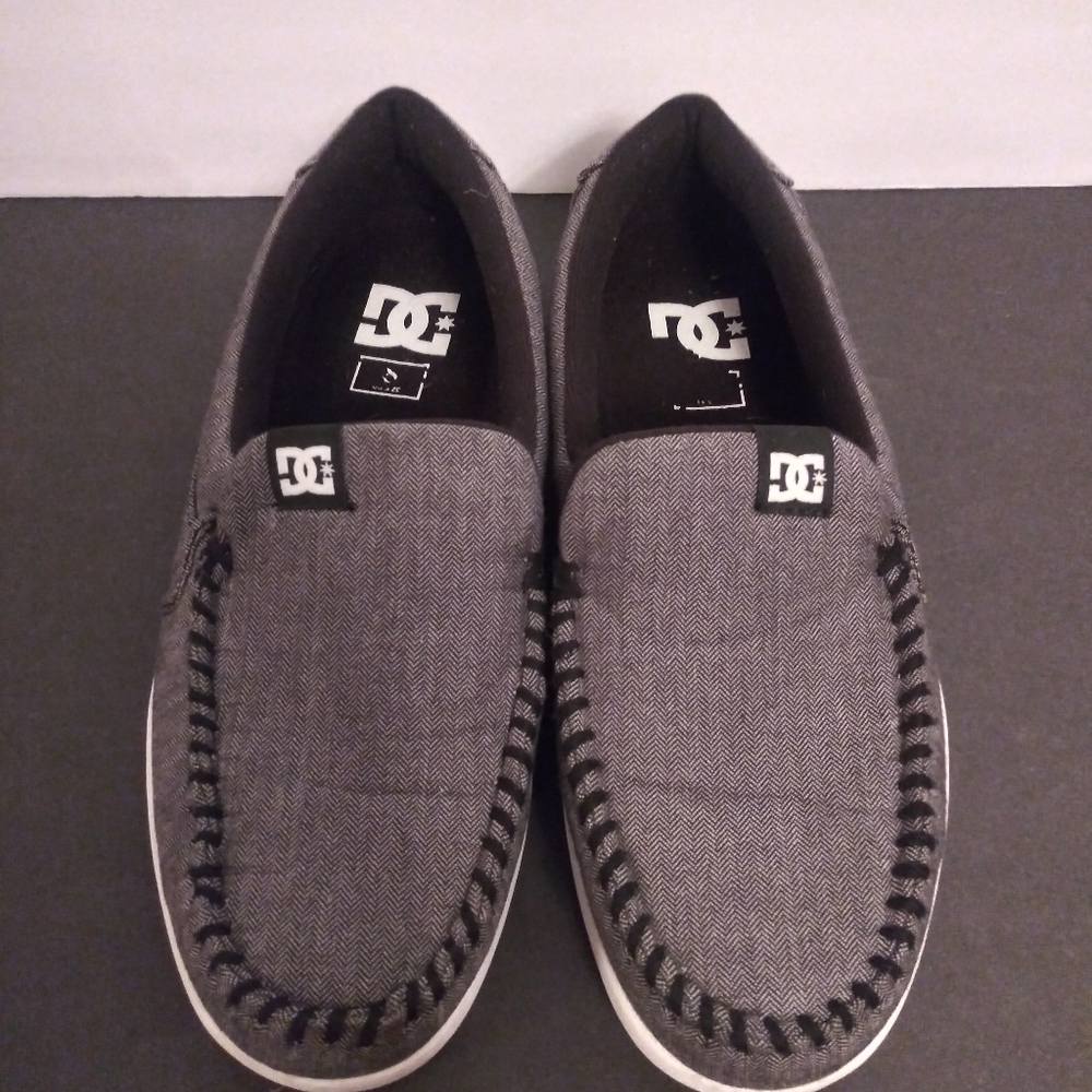 DC Villain Skate Shoe Mens size 8/Women's Size 9.5-10 Grey/Black/White EUC - Picture 4 of 6